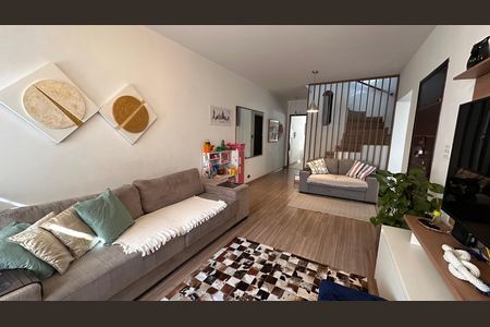 Casa à venda com 3 quartos, 135m² em Jardim Casablanca, São Paulo