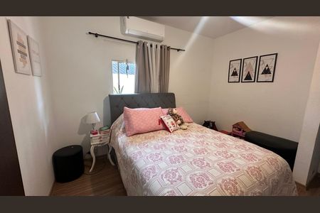 Casa à venda com 135m², 3 quartos e 2 vagas