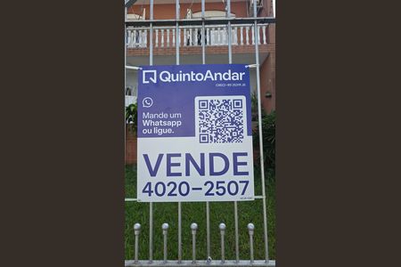 Casa à venda com 240m², 3 quartos e 2 vagas Casa à venda com 240m², 3 quartos e 2 vagasPlaquinha
