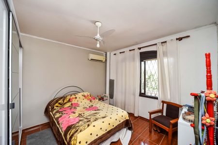 Casa à venda com 240m², 3 quartos e 2 vagas Casa à venda com 240m², 3 quartos e 2 vagasQuarto