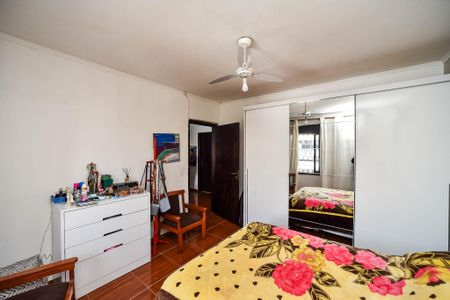 Casa à venda com 240m², 3 quartos e 2 vagas Casa à venda com 240m², 3 quartos e 2 vagasQuarto