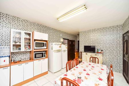 Casa à venda com 240m², 3 quartos e 2 vagas Casa à venda com 240m², 3 quartos e 2 vagasCozinha