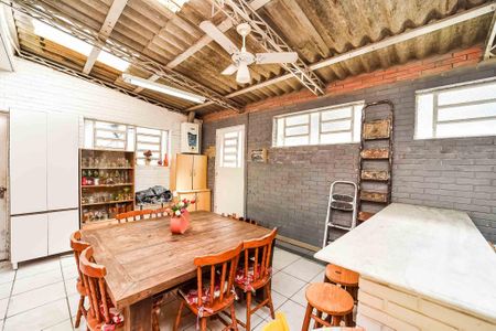 Casa à venda com 240m², 3 quartos e 2 vagas Casa à venda com 240m², 3 quartos e 2 vagasÁrea de Serviço/Churrasqueira