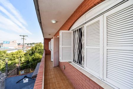Casa à venda com 240m², 3 quartos e 2 vagas Casa à venda com 240m², 3 quartos e 2 vagasSacada da Sala 2