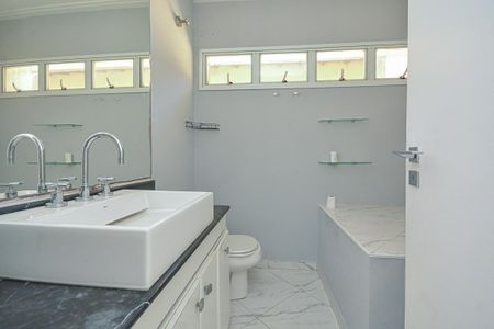 Banheiro 1 de casa à venda com 3 quartos, 150m² em Jardim Santa Cruz (campo Grande), São Paulo