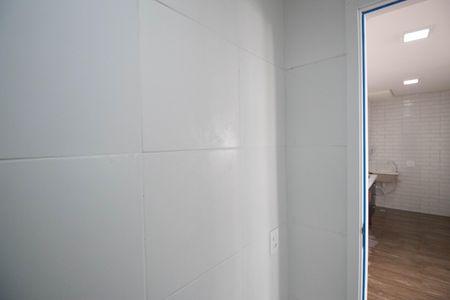 Banheiro  de apartamento para alugar com 2 quartos, 32m² em Parque Novo Mundo, São Paulo