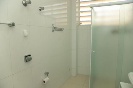 Apartamento à venda com 73m², 2 quartos e 2 vagas Apartamento à venda com 73m², 2 quartos e 2 vagasBanheiro