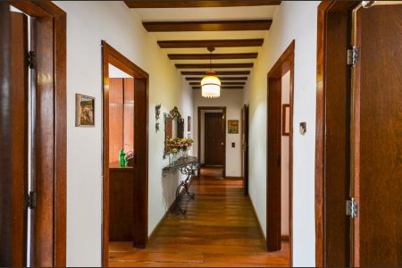 Apartamento à venda com 168m², 4 quartos e 2 vagas Apartamento à venda com 168m², 4 quartos e 2 vagasCorredor