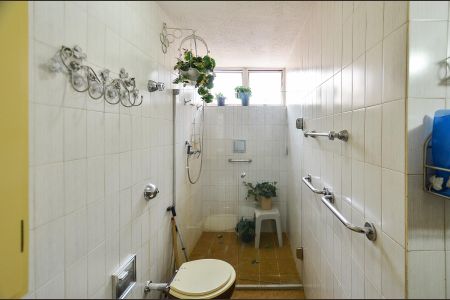 Apartamento à venda com 168m², 4 quartos e 2 vagas Apartamento à venda com 168m², 4 quartos e 2 vagasBanheiro Suíte