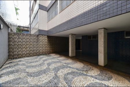 Apartamento à venda com 168m², 4 quartos e 2 vagas Apartamento à venda com 168m², 4 quartos e 2 vagasEntrada