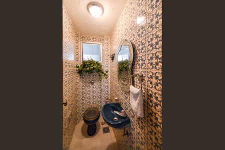 Apartamento à venda com 168m², 4 quartos e 2 vagas Apartamento à venda com 168m², 4 quartos e 2 vagasLavabo
