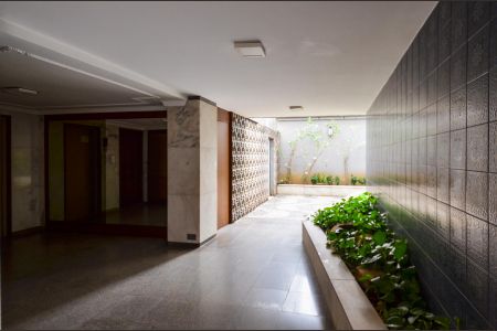 Apartamento à venda com 168m², 4 quartos e 2 vagas Apartamento à venda com 168m², 4 quartos e 2 vagasEntrada