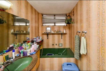 Apartamento à venda com 168m², 4 quartos e 2 vagas Apartamento à venda com 168m², 4 quartos e 2 vagasBanheiro Social