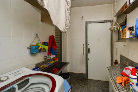 Apartamento à venda com 168m², 4 quartos e 2 vagas Apartamento à venda com 168m², 4 quartos e 2 vagasÁrea de Serviço