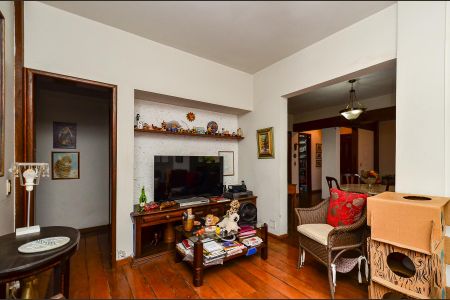 Apartamento à venda com 168m², 4 quartos e 2 vagas Apartamento à venda com 168m², 4 quartos e 2 vagasSala de TV