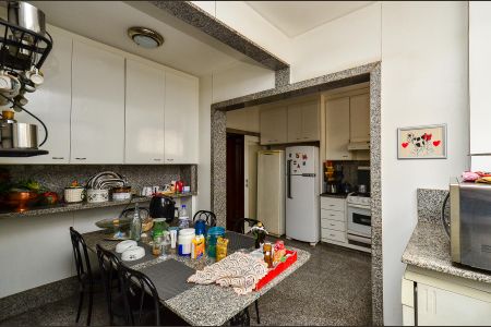 Apartamento à venda com 168m², 4 quartos e 2 vagas Apartamento à venda com 168m², 4 quartos e 2 vagasCozinha