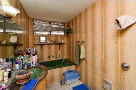 Apartamento à venda com 168m², 4 quartos e 2 vagas Apartamento à venda com 168m², 4 quartos e 2 vagasBanheiro Social