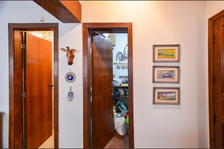 Apartamento à venda com 168m², 4 quartos e 2 vagas Apartamento à venda com 168m², 4 quartos e 2 vagasEscritório