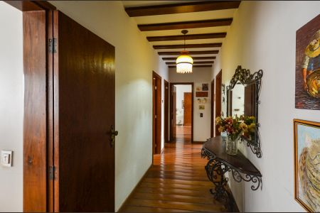 Apartamento à venda com 168m², 4 quartos e 2 vagas Apartamento à venda com 168m², 4 quartos e 2 vagasCorredor