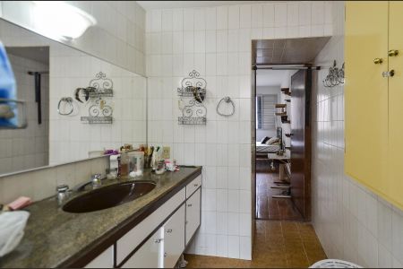 Apartamento à venda com 168m², 4 quartos e 2 vagas Apartamento à venda com 168m², 4 quartos e 2 vagasBanheiro Suíte