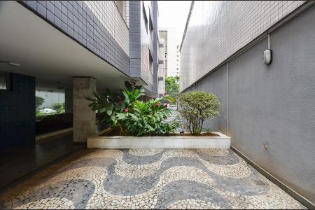 Apartamento à venda com 168m², 4 quartos e 2 vagas Apartamento à venda com 168m², 4 quartos e 2 vagasEntrada