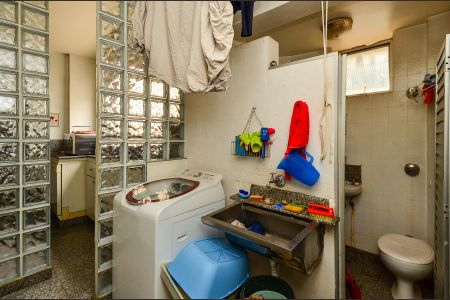 Apartamento à venda com 168m², 4 quartos e 2 vagas Apartamento à venda com 168m², 4 quartos e 2 vagasÁrea de Serviço