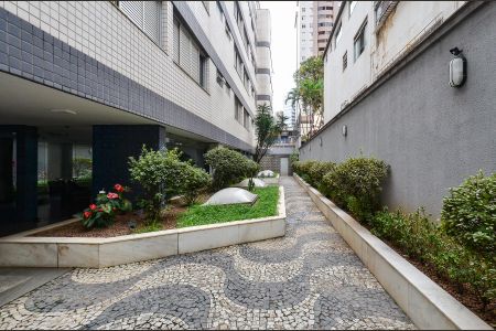 Apartamento à venda com 168m², 4 quartos e 2 vagas Apartamento à venda com 168m², 4 quartos e 2 vagasEntrada