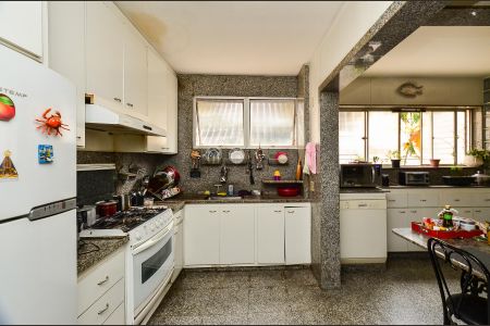 Apartamento à venda com 168m², 4 quartos e 2 vagas Apartamento à venda com 168m², 4 quartos e 2 vagasCozinha