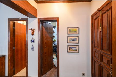 Apartamento à venda com 168m², 4 quartos e 2 vagas Apartamento à venda com 168m², 4 quartos e 2 vagasEscritório
