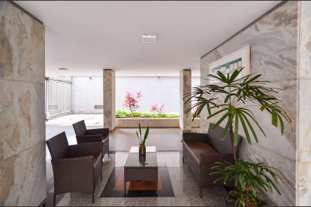 Apartamento à venda com 168m², 4 quartos e 2 vagas Apartamento à venda com 168m², 4 quartos e 2 vagasEntrada