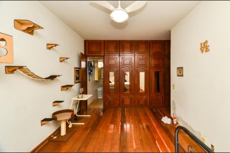 Apartamento à venda com 168m², 4 quartos e 2 vagas Apartamento à venda com 168m², 4 quartos e 2 vagasSuíte