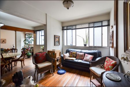 Apartamento à venda com 168m², 4 quartos e 2 vagas Apartamento à venda com 168m², 4 quartos e 2 vagasSala de TV