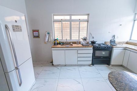 Casa para alugar com 280m², 3 quartos e 3 vagas Casa para alugar com 280m², 3 quartos e 3 vagascozinha