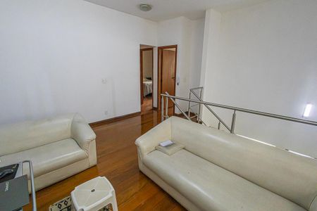 Casa para alugar com 280m², 3 quartos e 3 vagas Casa para alugar com 280m², 3 quartos e 3 vagassala / 2º andar