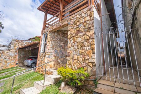 Casa para alugar com 280m², 3 quartos e 3 vagas Casa para alugar com 280m², 3 quartos e 3 vagasjardim / garagem