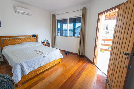 Casa para alugar com 280m², 3 quartos e 3 vagas Casa para alugar com 280m², 3 quartos e 3 vagasquarto 1 / suite - closet - varanda