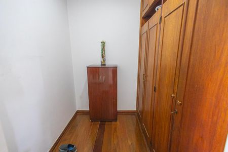 Casa para alugar com 280m², 3 quartos e 3 vagas Casa para alugar com 280m², 3 quartos e 3 vagascloset