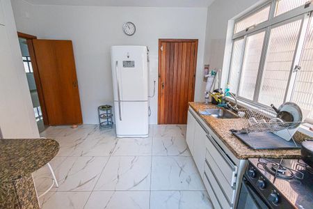 Casa para alugar com 280m², 3 quartos e 3 vagas Casa para alugar com 280m², 3 quartos e 3 vagascozinha