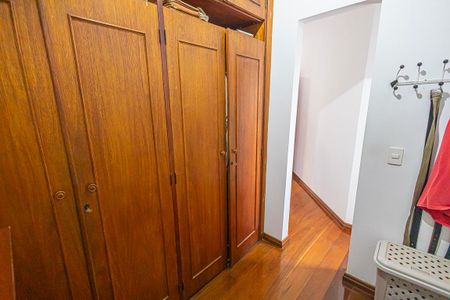 Casa para alugar com 280m², 3 quartos e 3 vagas Casa para alugar com 280m², 3 quartos e 3 vagascloset