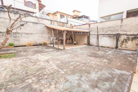 Casa para alugar com 280m², 3 quartos e 3 vagas Casa para alugar com 280m², 3 quartos e 3 vagasquintal / area gourmet