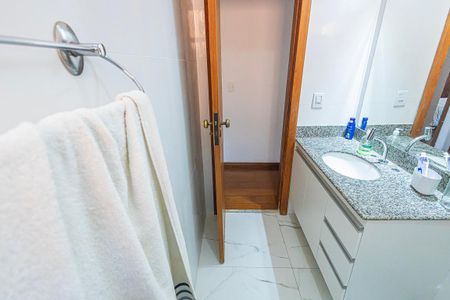 Casa para alugar com 280m², 3 quartos e 3 vagas Casa para alugar com 280m², 3 quartos e 3 vagasbanheiro