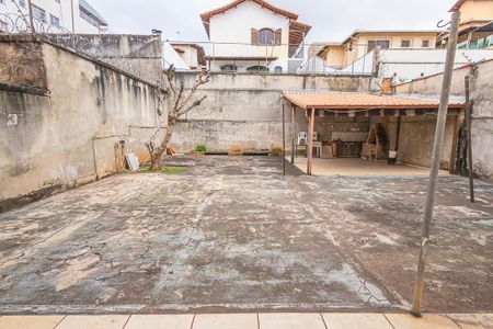 Casa para alugar com 280m², 3 quartos e 3 vagas Casa para alugar com 280m², 3 quartos e 3 vagasquintal / area gourmet