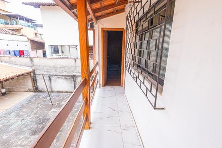 Casa para alugar com 280m², 3 quartos e 3 vagas Casa para alugar com 280m², 3 quartos e 3 vagasvaranda
