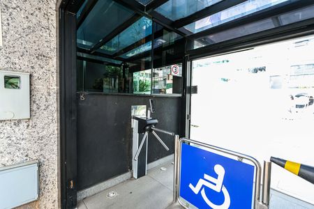 Apartamento para alugar com 65m², 2 quartos e 1 vagaPortaria