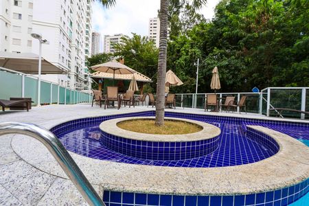 Apartamento para alugar com 65m², 2 quartos e 1 vagaPiscina