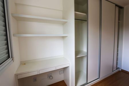 Apartamento para alugar com 65m², 2 quartos e 1 vagaQuarto 1 - Armários