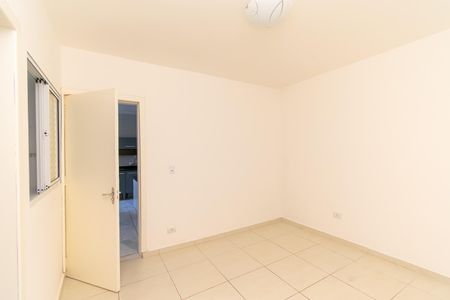 Quarto de apartamento para alugar com 2 quartos, 55m² em Jardim Mimar, São Paulo