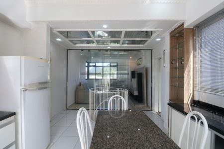Apartamento para alugar com 132m², 2 quartos e 2 vagasCozinha