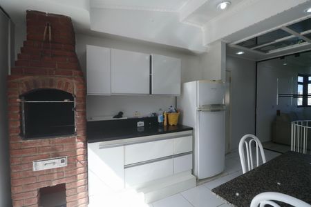 Apartamento para alugar com 132m², 2 quartos e 2 vagasCozinha