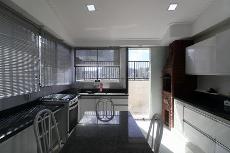 Apartamento para alugar com 132m², 2 quartos e 2 vagasCozinha